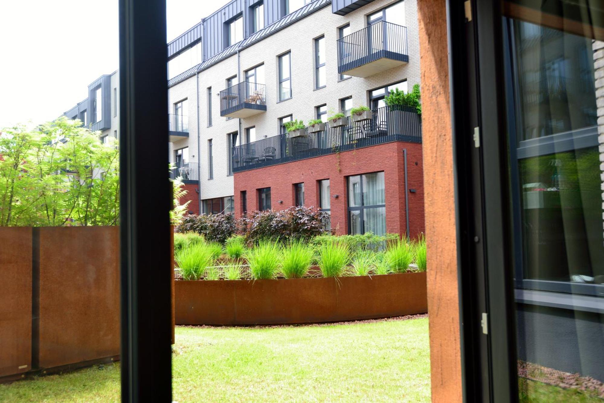 Old Town Apartment *
